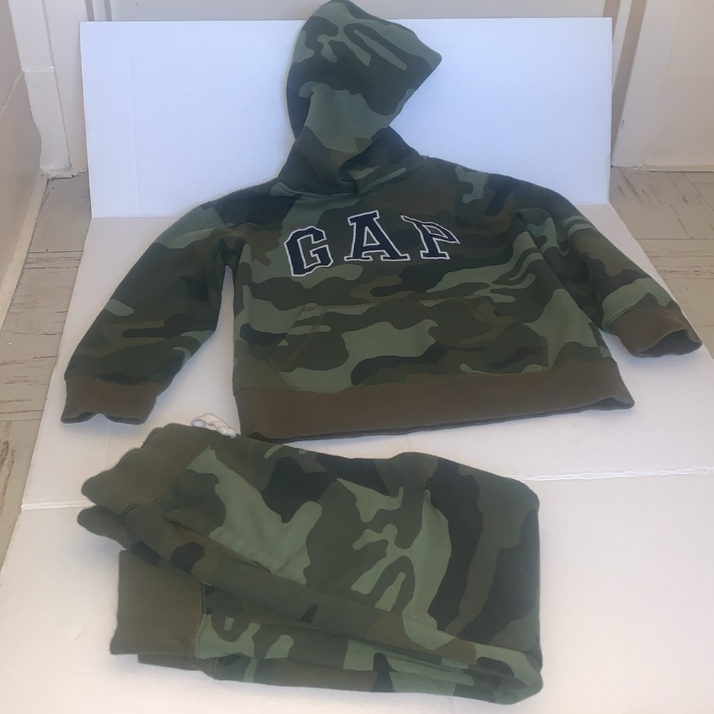 GAP Jogger Set - Picture 5 of 7